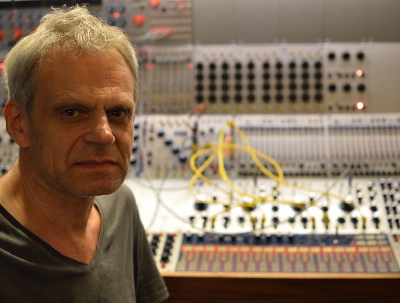 File:Frank bretschneider buchla1.jpg